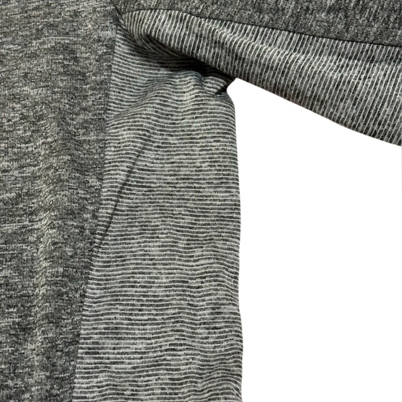 Seattle Kraken NHL 1/4 Zip Performance Shirt Mens 2XL Logo Gray side Stripes - Picture 9 of 13